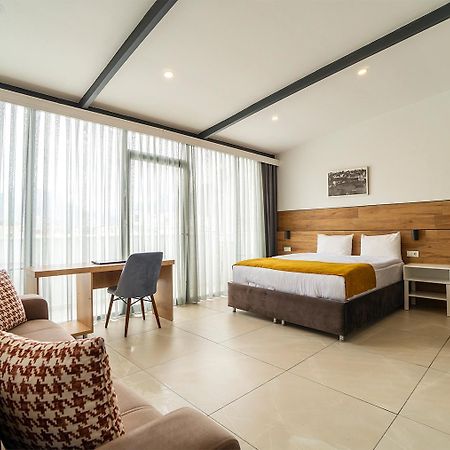 Tut Hotel Анталья Экстерьер фото